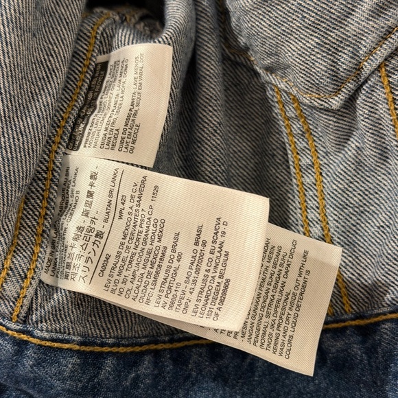 levi's cropped medium wash denim jacket - Picture 3 of 6